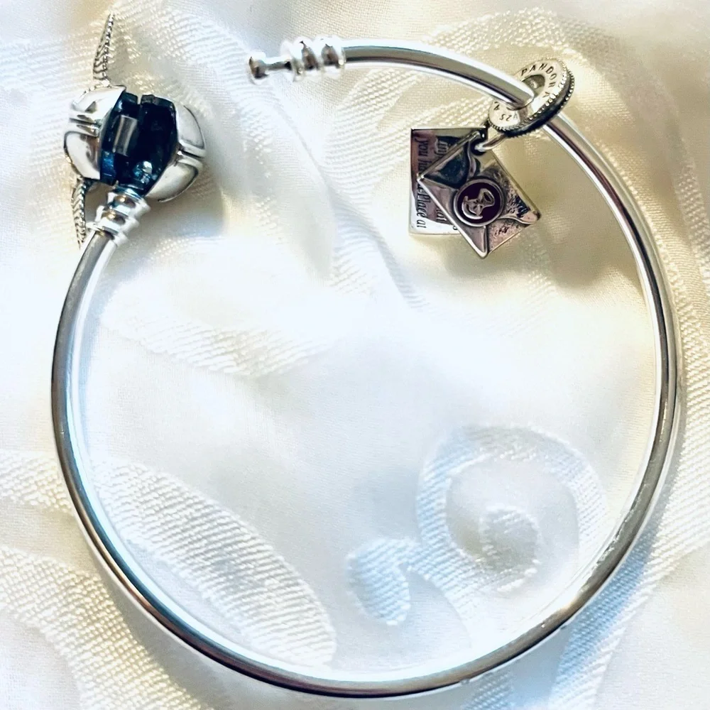 ✨ NWT Harry Potter Golden Snitch Bangle Bracelet